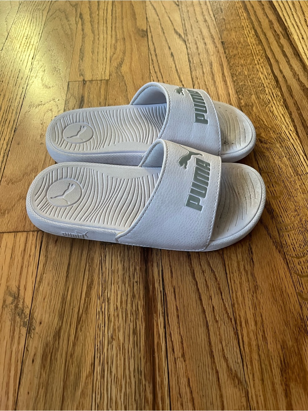 Puma Girls Light Purple Slide Sandals with Silver Logo Sz 13